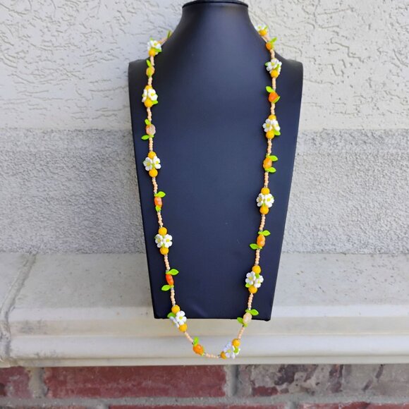 Vtg Plastic Lucite Daisy Leaf Orange Bead Necklace Fun Colorful 1960s Mod Retro - Picture 4 of 6